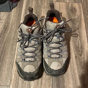 Merrel hiking shoes